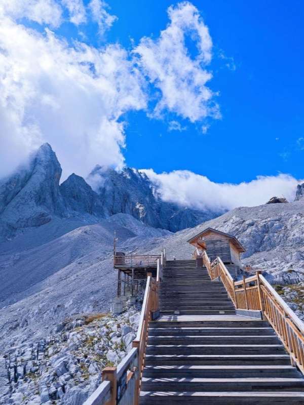 Jade Dragon Snow Mountain (Yunnan)