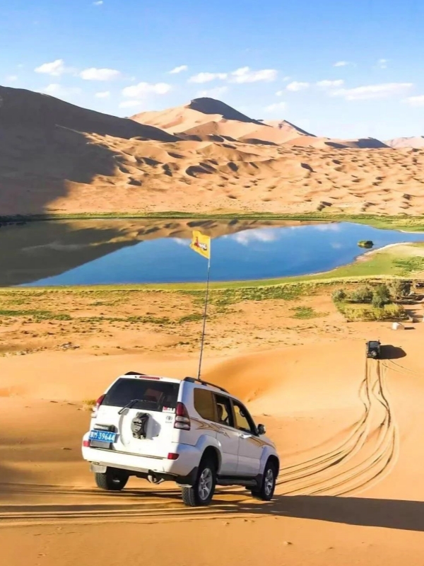 Badain Jaran Desert, China
